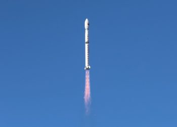 China lanza al espacio un satélite para la observación y búsqueda de recursos naturales