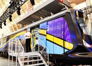 China lanza el primer convoy de metro del mundo hecho de fibra de carbono