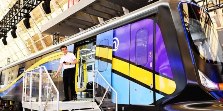 China lanza el primer convoy de metro del mundo hecho de fibra de carbono