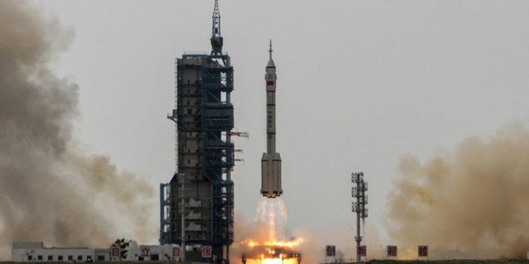 China lanza una nave espacial secreta en su tercera misión