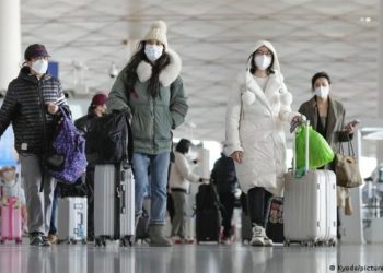 China reabre fronteras tras tres años de polí­tica cero covid-19