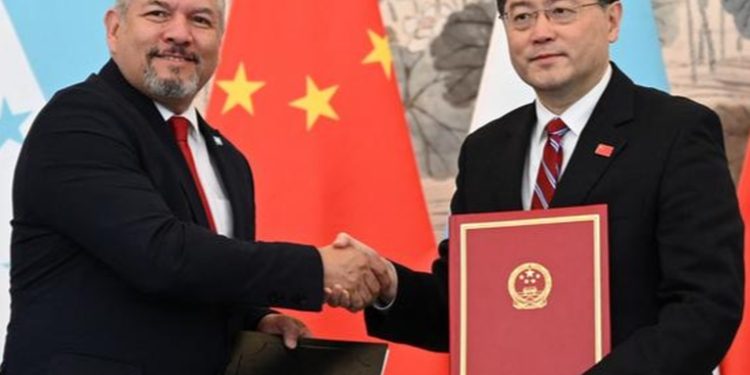 China y Honduras establecen relaciones diplomáticas