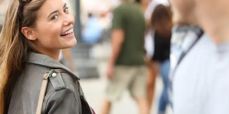 Científicos descubren por qué nos atraen ciertas personas