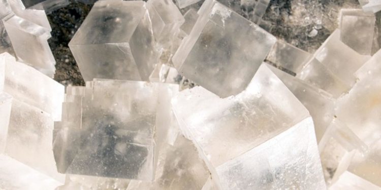 Cientí­ficos planean abrir un cristal de 830 millones de años