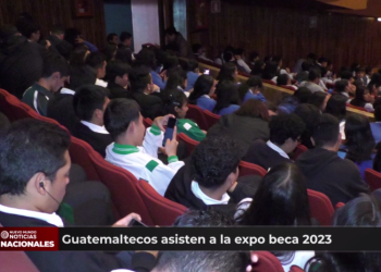 Cientos de estudiantes de nivel medio acudieron a la expo beca 2023