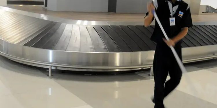 Cierran aeropuerto en Indonesia por erupción de volcán Ruang