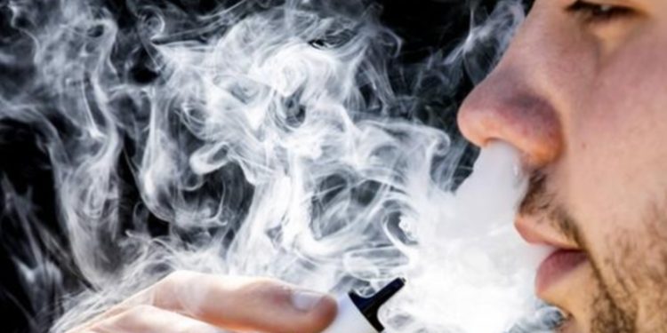 Cigarrillos electrónicos pueden causar daños pulmonares a largo plazo