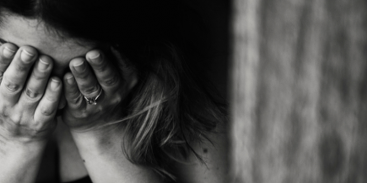 Circula ví­deo de hombre que ataca a su pareja previo a quitarle la vida