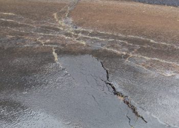 Circulación de transporte pesado suspendida por grietas en la ruta a El Salvador