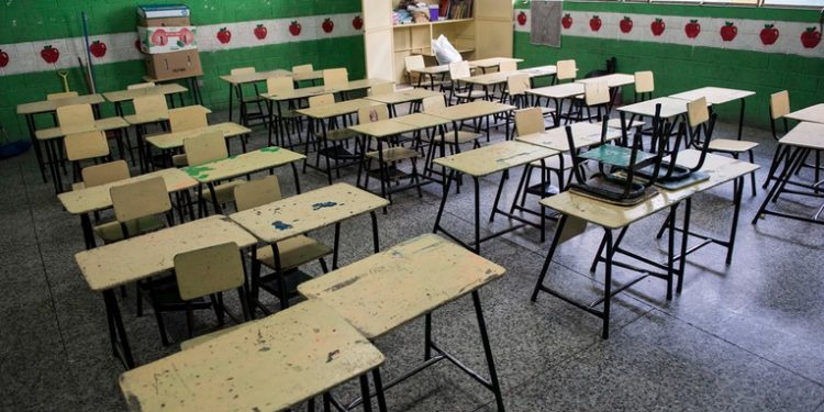 Clases siguen suspendidas