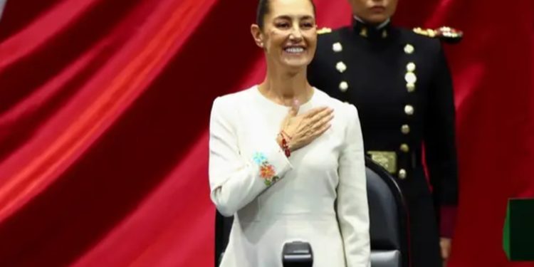 Claudia Sheinbaum asume como primera presidenta de México