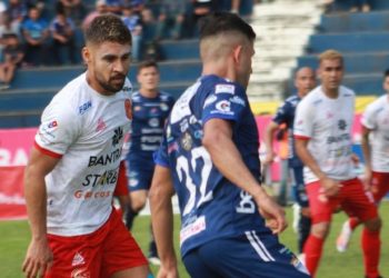 Cobán Imperial sigue a la cabeza