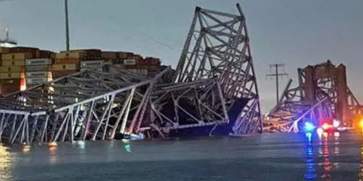 Colapsa puente en Baltimore tras colisión de carguero