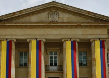 Colombia dice que EE.UU. retira visas a funcionarios ex M-19