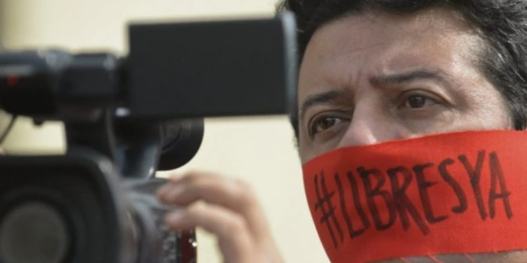 Colombia: dos medios locales cierran noticieros por amenazas de bandas criminales