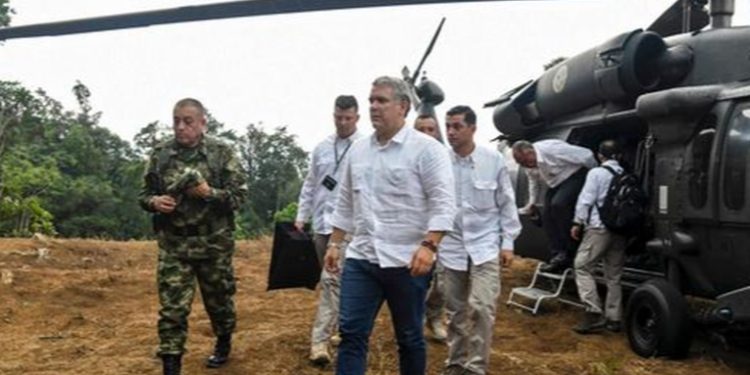 Colombia: ofrecen millonaria recompensa por atacantes de helicóptero presidencial