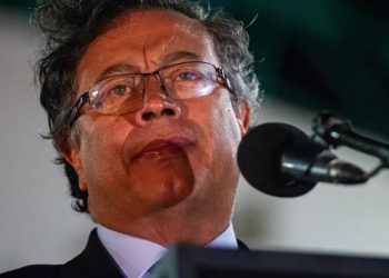 Colombia: Petro destituye al comandante del Ejército