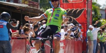 Colombiano Néstor Rueda gana la primera etapa del Tour por la Paz