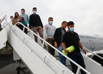 Colombianos deportados por EE.UU. llegan a Bogotá