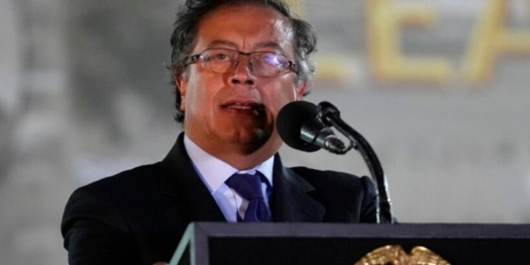 Colombianos marchan el lunes contra las reformas y proyectos del gobierno de Petro