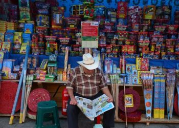 Comerciantes de pirotecnia inauguran ventas en la ciudad para la temporada festiva