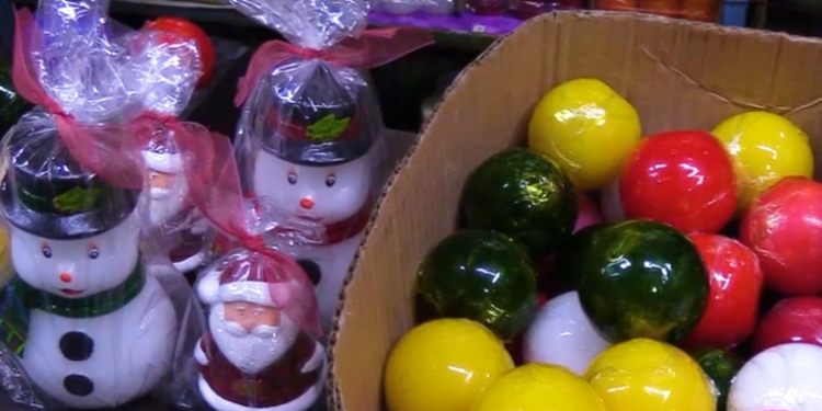 Comercio de velas para rituales de Año Nuevo se incrementan