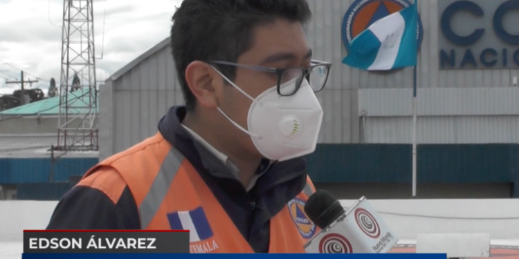 Comienzan evacuaciones en el norte del país