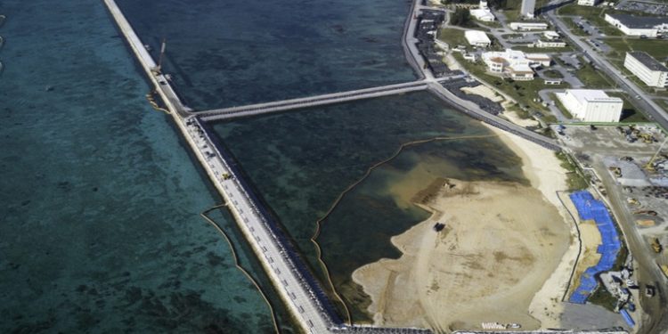Comienzan obras para reubicar una base militar clave de EE.UU. en una isla japonesa
