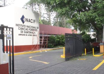 Comisión concluye ronda de entrevistas a aspirantes a director del INACIF