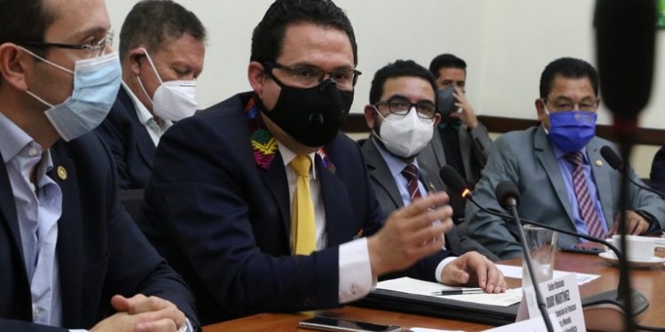 Comisión de finanzas retomará discusión con ex militares