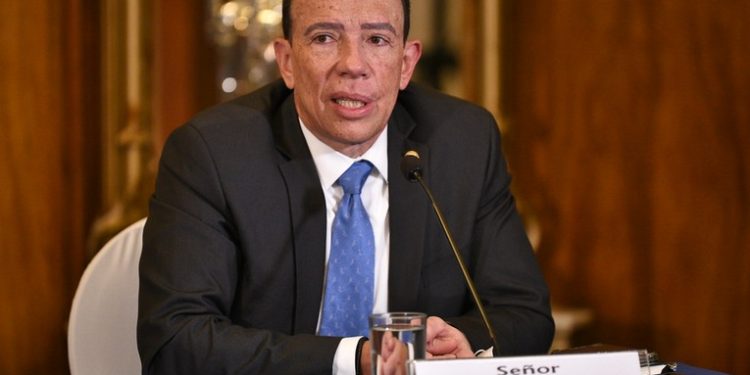 Comisión legislativa aprueba financiamiento para subsidios