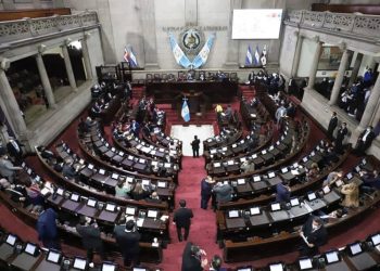 Comisiones de postulación para magistrados solicitan al Congreso fijar plazo a Universidad Francisco Marroquín para nombrar decano