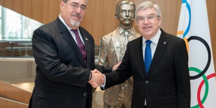 Comité Olímpico Internacional se compromete a levantar sanción sobre el deporte nacional tras reunión con presidente Arévalo.