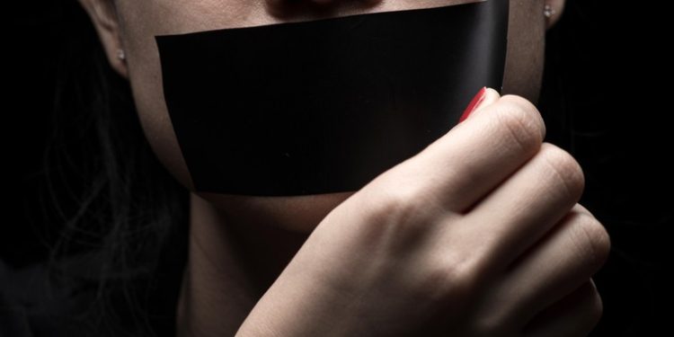 Cómo contratistas militares de EE.UU. y el Reino Unido crearon un amplio plan de censura global