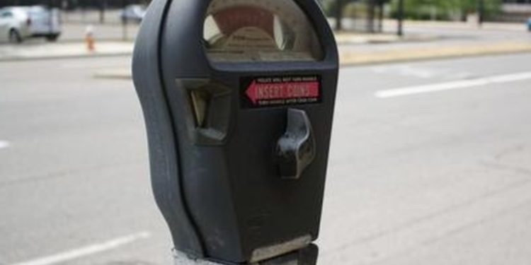 Comuna capitalina anuncia parquímetros inteligentes con pago por tarjeta para 2025