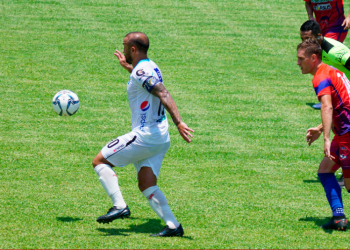 Comunicaciones empata en el Morón con polémica