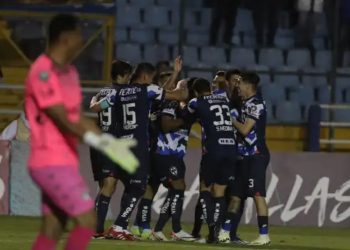 Comunicaciones goleado 1-4 por Monterrey en la Copa de Campeones