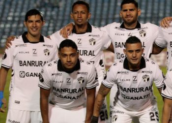 Comunicaciones sufre para clasificarse a la Copa de Campeones