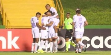 Comunicaciones suma tres puntos clave tras vencer 1-0 a Alianza FC con un autogol