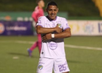 Comunicaciones supera a Cobán Imperial 4-2 y se coloca en zona de clasificación