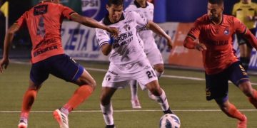 Comunicaciones y Municipal empatan en semifinales