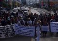 Comunidades de Alta Verapaz cierran paso en calle Martí