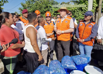 Comunidades de Puerto San José reciben apoyo del Gobierno tras inundaciones