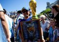 Con la copa sobre la mesa, Sudamérica pide el Mundial de 2030