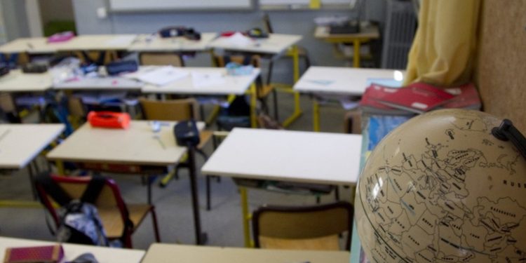 Condenan a 138 años de cárcel a un pedófilo británico que se cambió de nombre para cometer delitos sexuales