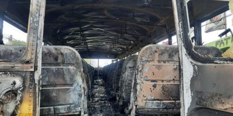 Condenan a 21 años de cárcel a dos hombres por atentado contra autobús en Escuintla