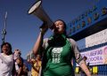 Condenan a 50 años de cárcel a mujer que tuvo aborto en El Salvador