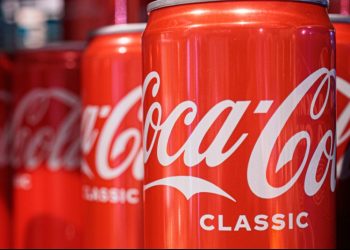 Condenan en EE.UU. a una mujer por robar secretos de Coca-Cola para el Gobierno chino