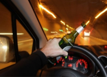 Conductores identificados por conducir bajo efectos de licor deberán pagar Q5000 de multa