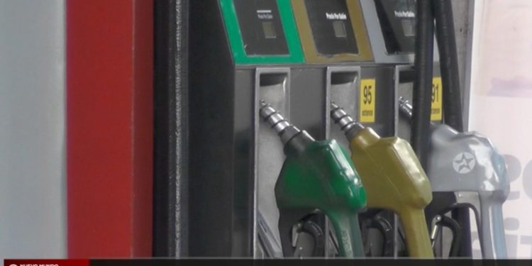 Conflictos internacionales empujan el alza en precio de la gasolina